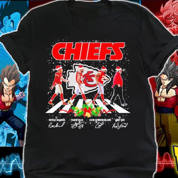 Chiefs Christmas Abbey Road Patrick Mahomes Travis Kelce Clyde Edwardshelaire Andy Reid signatures shirt t-shirt shirt