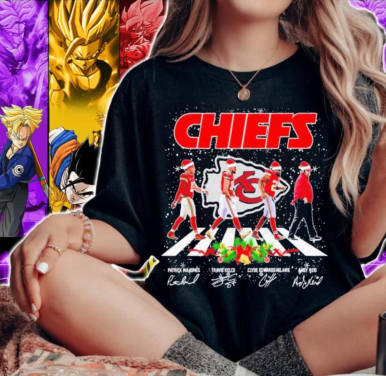 Chiefs Christmas Abbey Road Patrick Mahomes Travis Kelce Clyde Edwardshelaire Andy Reid signatures shirt t-shirt woman shirt