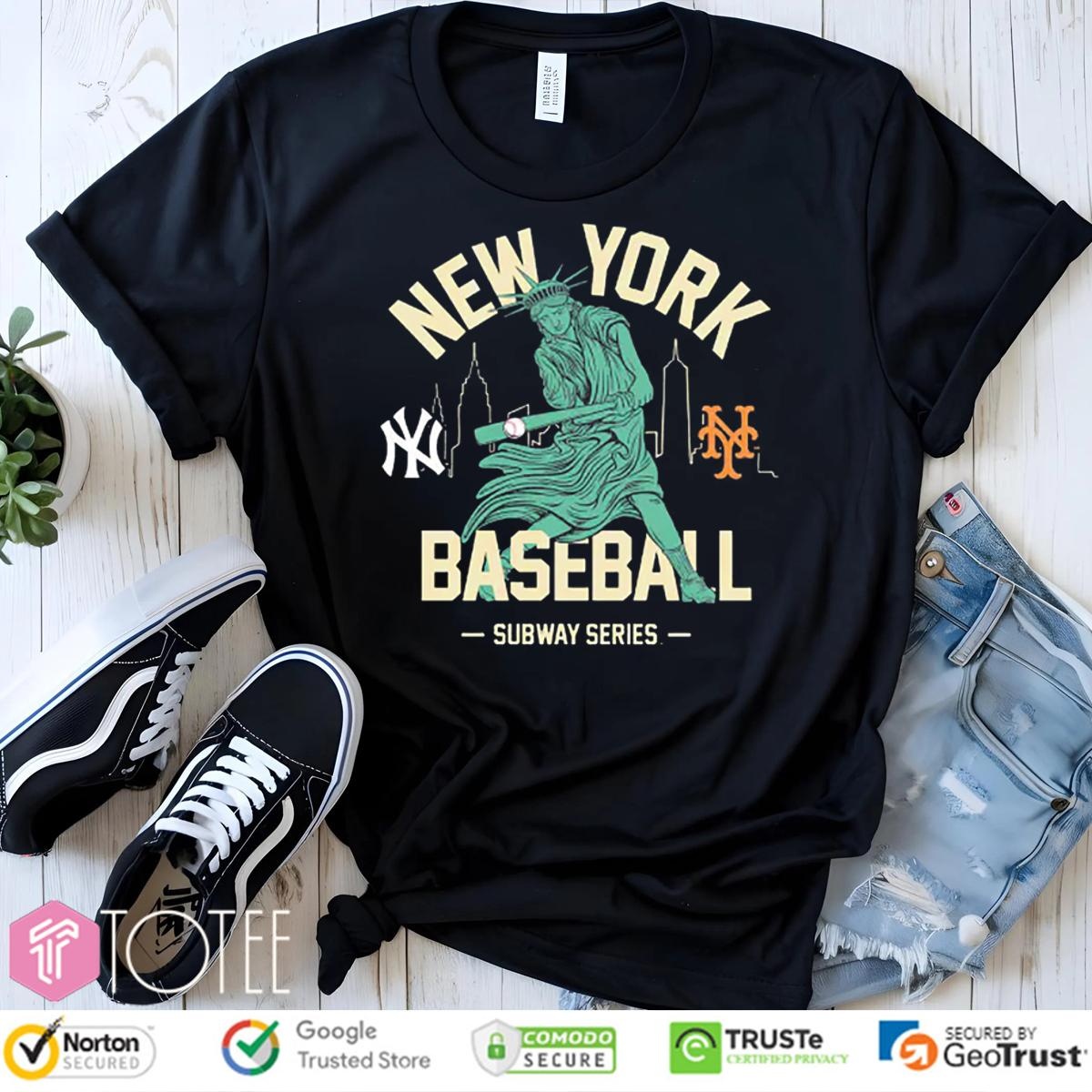New York Yankees Vs Mets Statue Of Liberty Playing Baseball Subway Series T-shirt